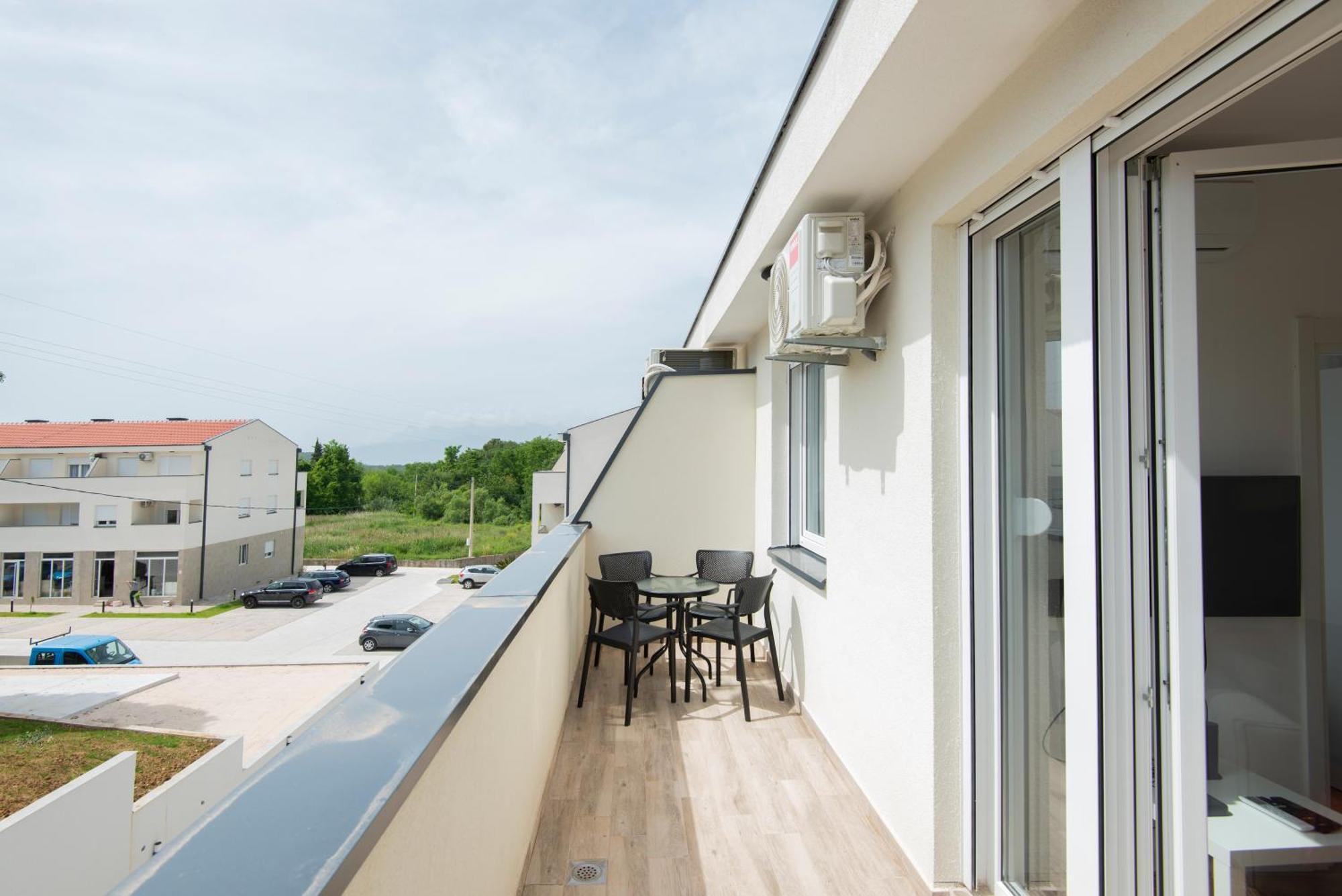 Al Mare Apartments Kotor Luaran gambar