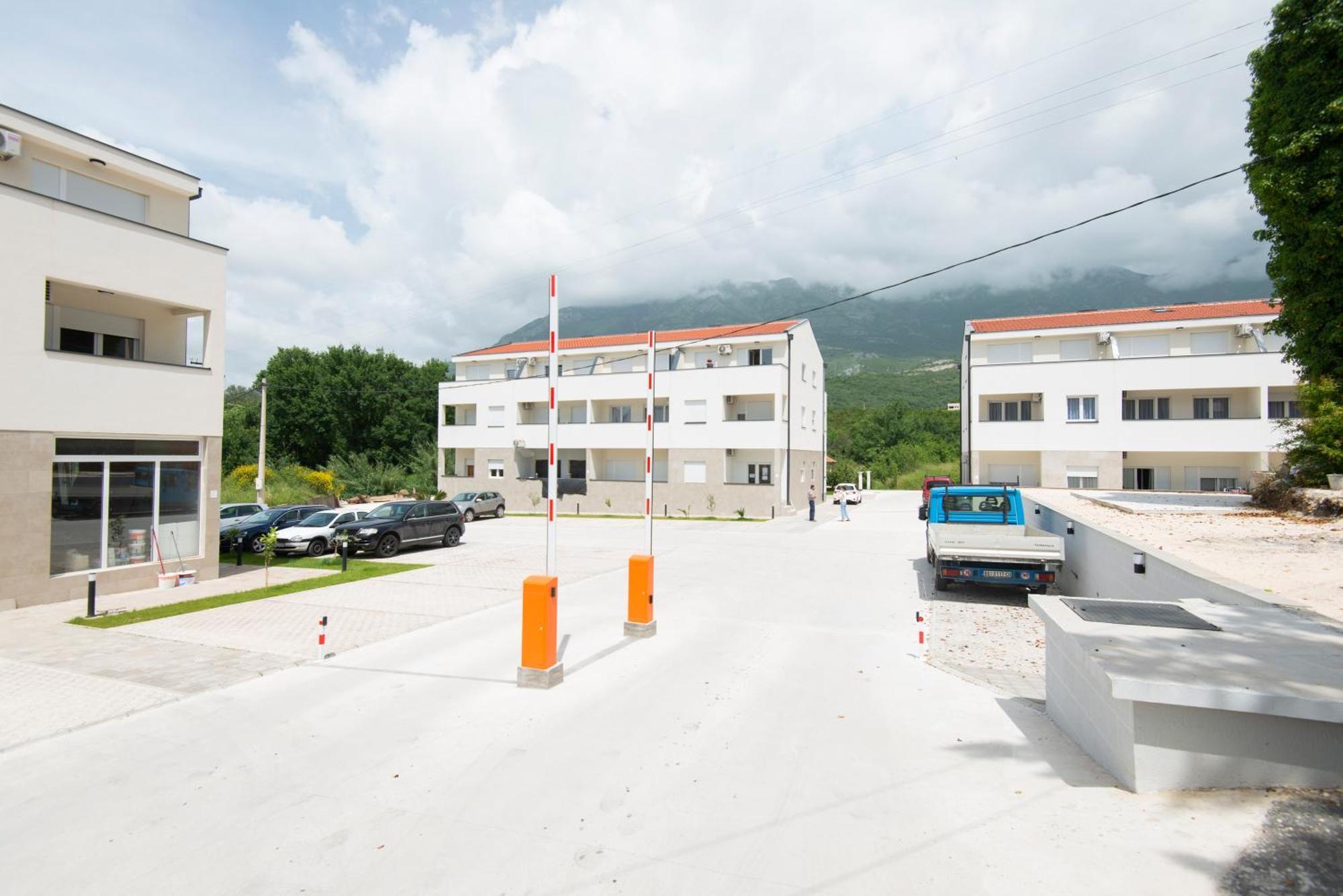 Al Mare Apartments Kotor Luaran gambar